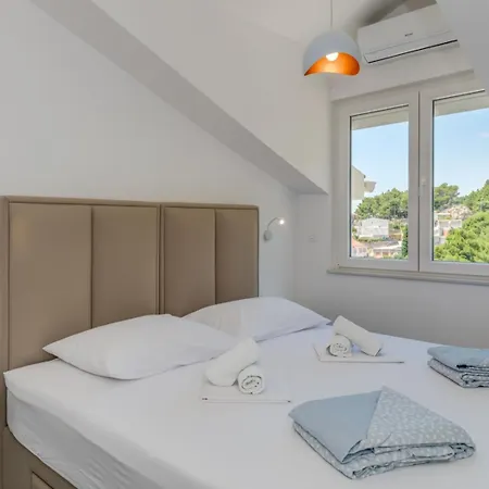 Deluxe Seaview Kennedy Iii Apartment Mimice