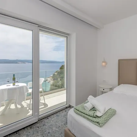 Deluxe Seaview Kennedy Iii Mimice
