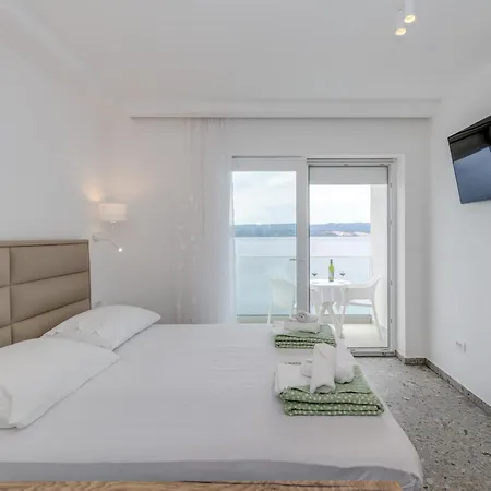 Deluxe Seaview Kennedy Iii
