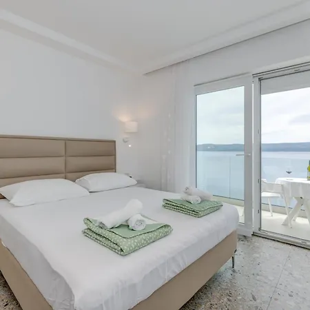 Deluxe Seaview Kennedy Iii Apartment Mimice