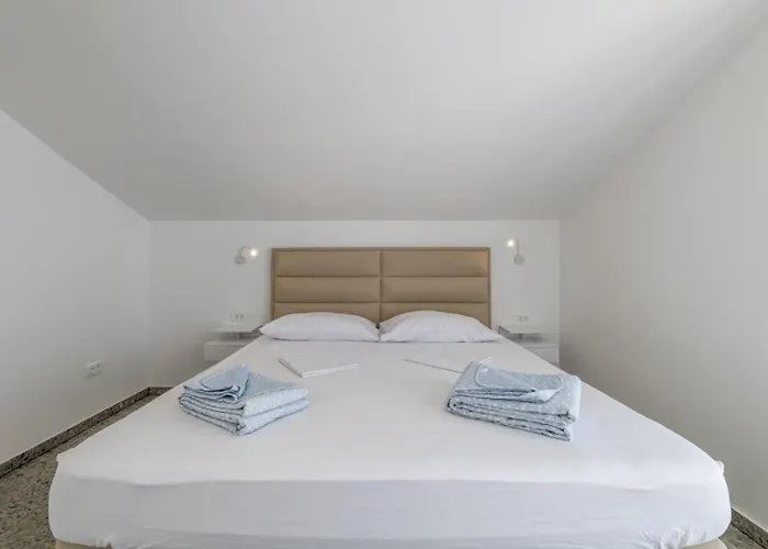 Deluxe Seaview Kennedy Iii Mimice